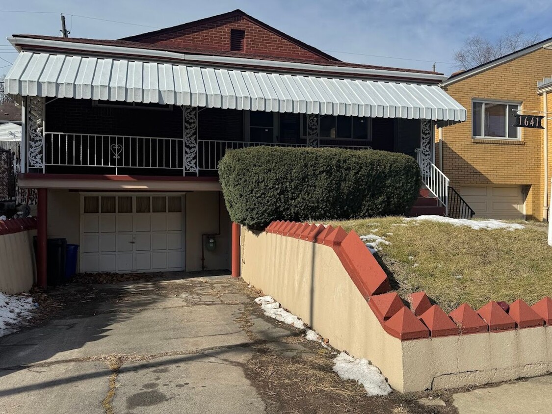 Primary Photo - Wonderful Ranch House in Morningside!