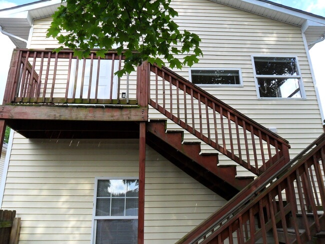 Building Photo - 1211 Crescent Ave