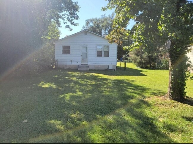Building Photo - Cute 1 bedroom home in North East Springfield