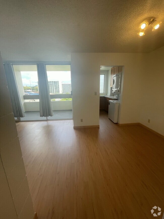 Building Photo - 1555 Pohaku St