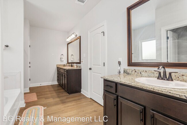 Foto del edificio - 4 br, 3 bath House - 4529 Bear Crossing Lane