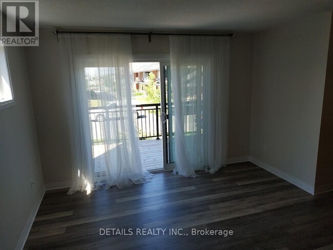 Building Photo - 440 Via Verona Ave