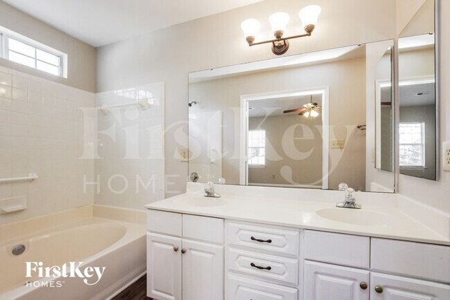 Building Photo - 3105 Denhem Ct