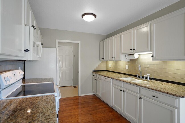 Foto del edificio - 2310 Elite Terrace