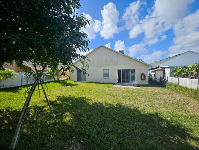 Foto del edificio - 13203 Chattanooga Ln