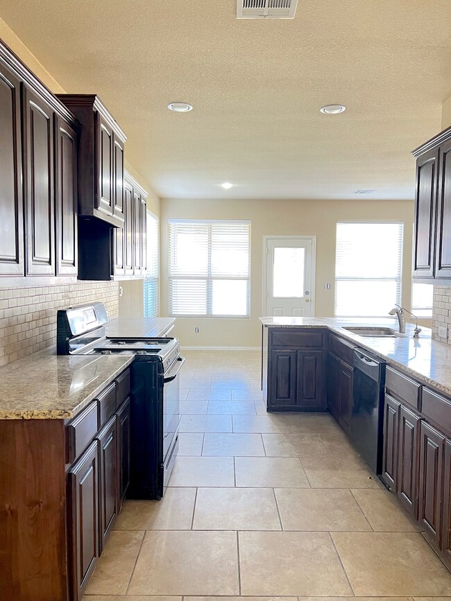 Foto del edificio - 7005 Harrall Ranch Rd