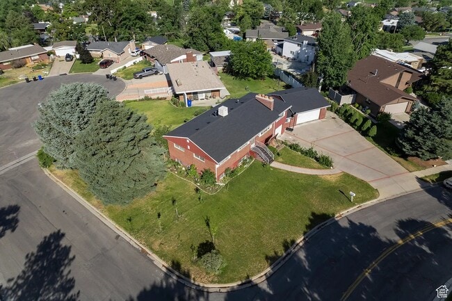 Building Photo - 1285 N 900 E