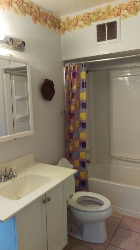 2nd Floor Bathroom - 2258 Whitney Ave