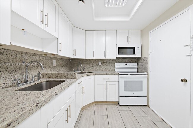 Foto del edificio - 16740 NE 9th Ave