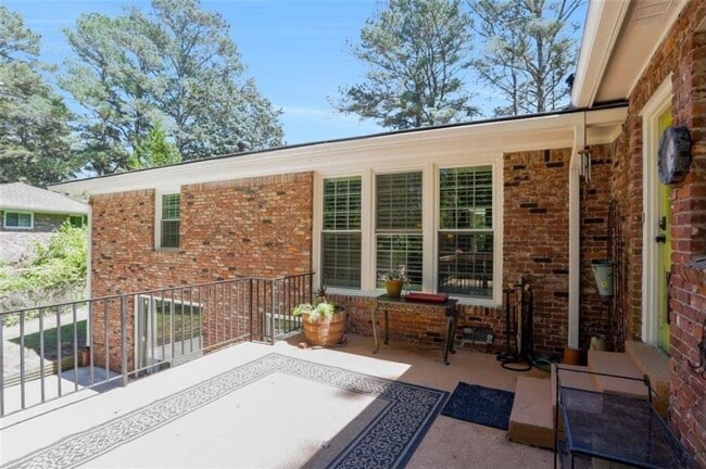 Photo - 2772 Briarcliff Rd NE House