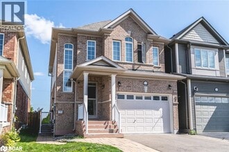 Building Photo - 17 Wagner Crescent