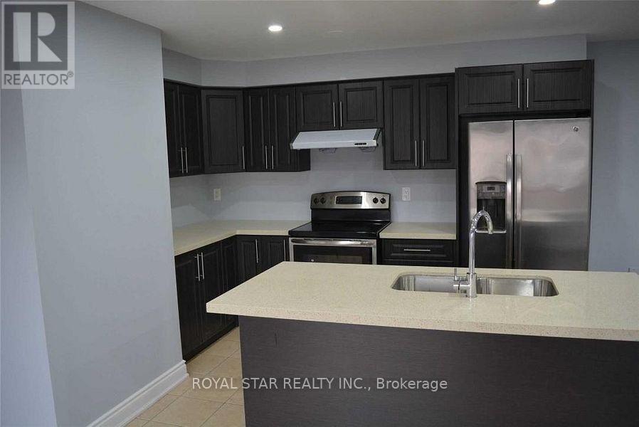 Building Photo - 54 Baycliffe Cres