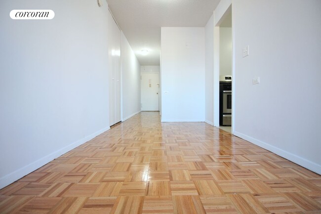 Building Photo - 401 2nd Ave