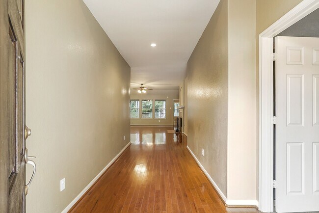 Building Photo - 35 Griffin Hill Ct