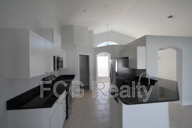 Building Photo - 5754 Loma Vista Dr W