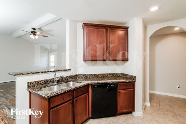 Building Photo - 27110 Leonardo Dr