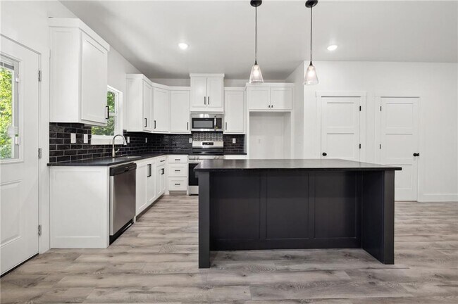 Foto del edificio - 4 Leven Ln