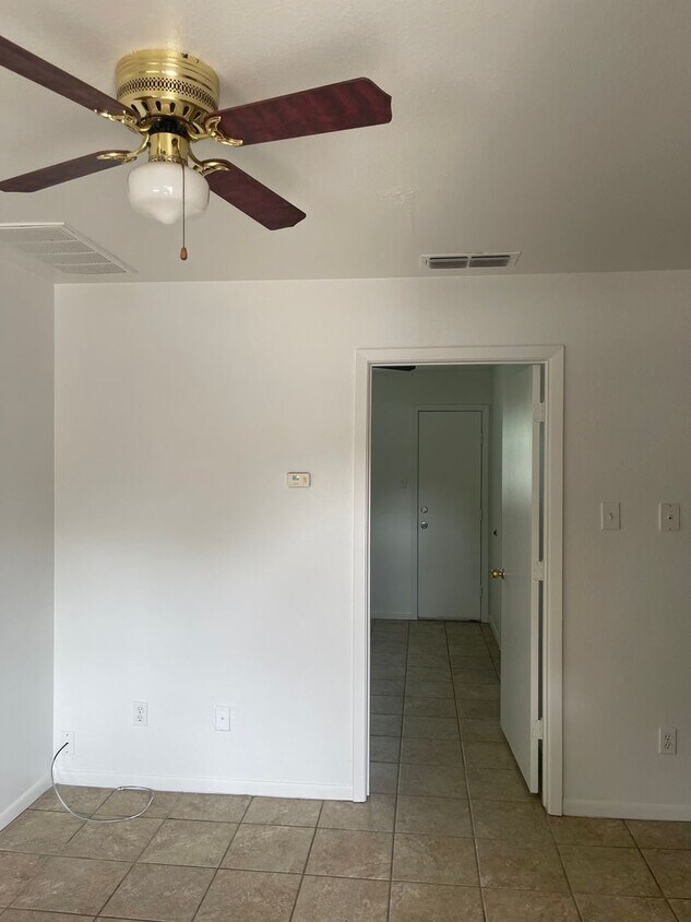 1431 W Hyman St Unit 1, Stephenville, TX 76401 Room for Rent in