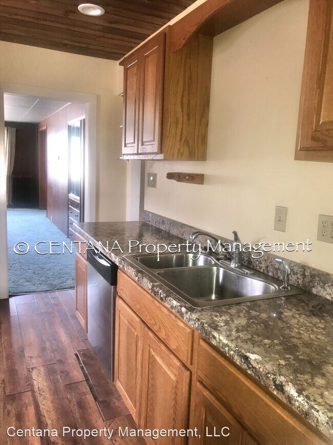 Building Photo - 3 br, 1 bath House - 1060 W Diamond