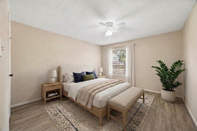 Foto del edificio - 12755 Mill Ridge Dr