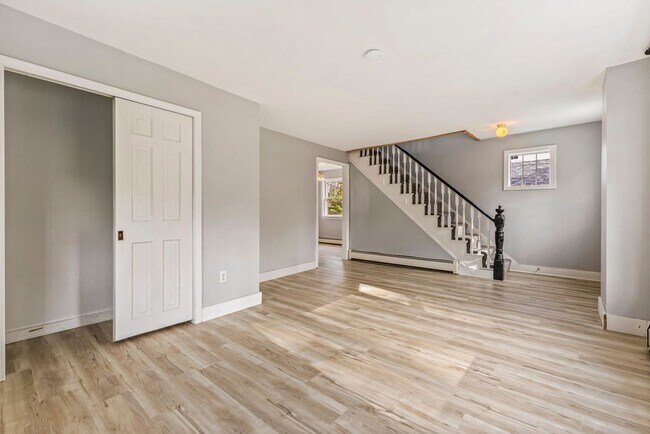 Foto del edificio - 83 Richardson St