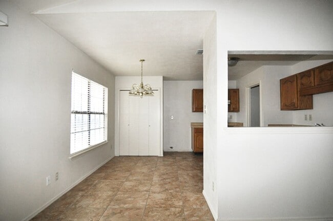 Foto del edificio - AVAILABLE NOW - Spacious 2-2-1 in Ft. Worth, desirable Keller ISD!