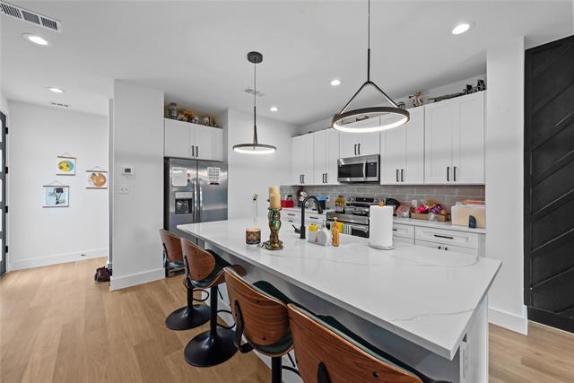 Building Photo - 5805 Riverside Dr