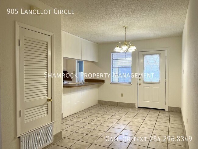 Foto del edificio - Two story townhome in Hewitt!