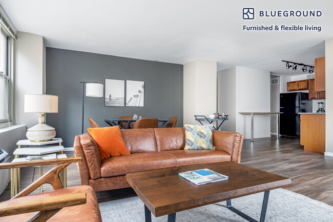 Foto del edificio - 860 N Dewitt Pl