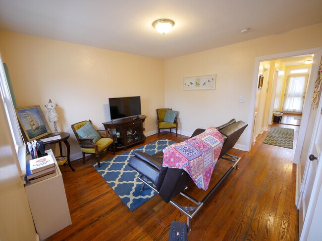 Foto del edificio - 711 Kearny St NE