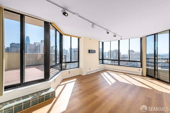 Foto del edificio - 900 Bush St