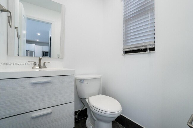 Foto del edificio - 4325 NW 115th Ave