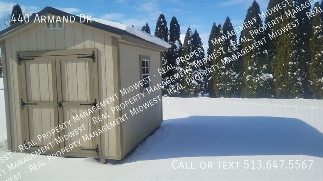 Foto del edificio - 440 Armand Dr