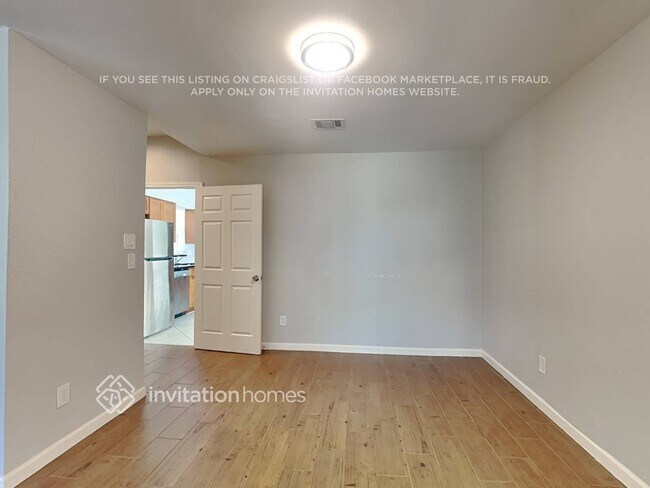 Foto del edificio - 4515 Hidden Springs Dr