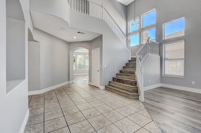 Building Photo - MASSIVE 5 BEDROOM, 2 STORY HOME IN DESIRABLE RHODES RANCH GOLF COURSE COMMUNITY!