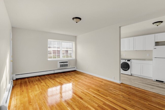 Building Photo - 60 W Madison Ave