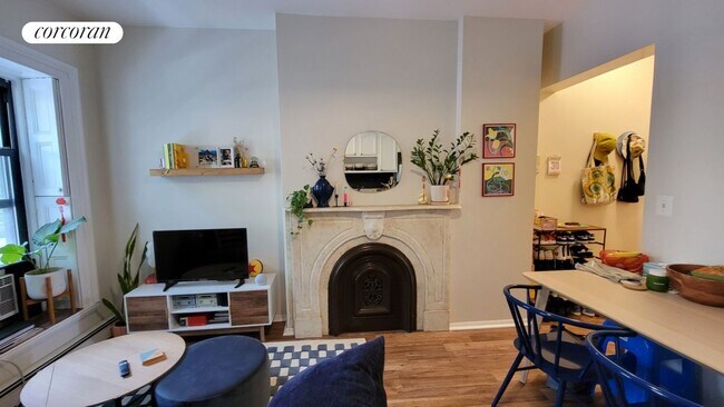 Building Photo - 536 Pacific St