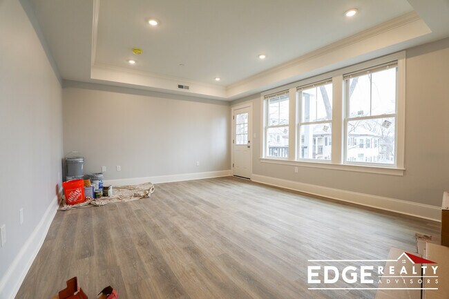 Building Photo - 116 Brooks St