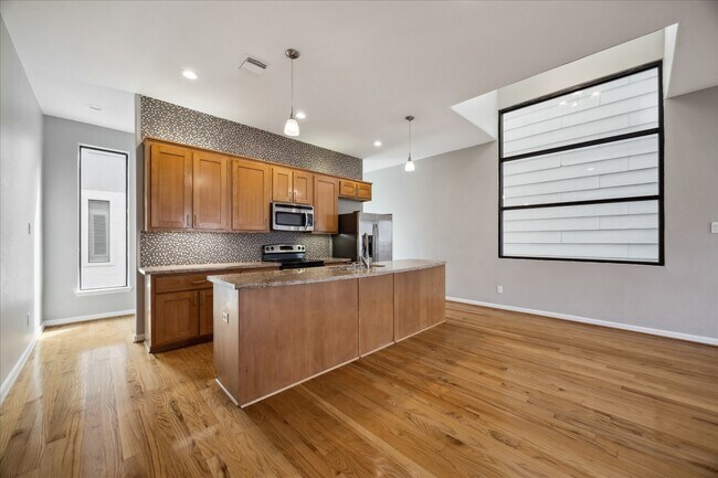Foto del edificio - 802 Waverly St