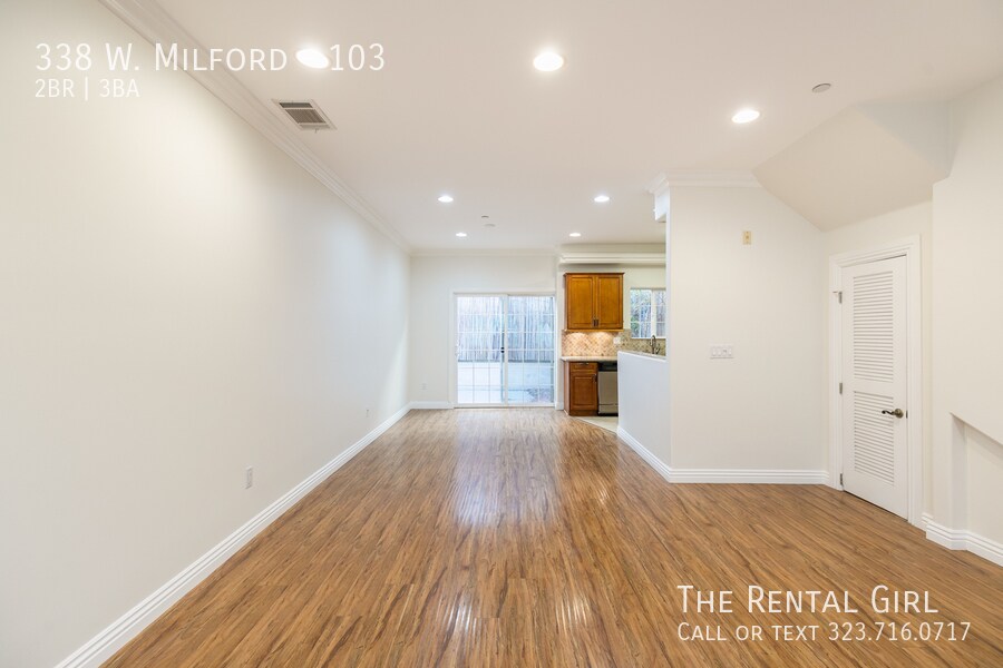 Wonderful 2 BR/ 2.5 BA Townhouse Style Con... Townhome Rentals in