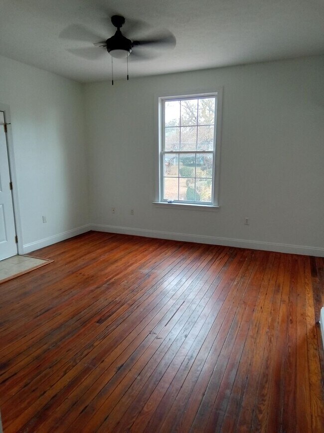 Building Photo - 1423 Pierce St