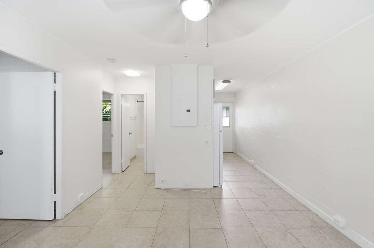 Charming 2-Bedroom Apartment in Prime Ala Moana Location – Parking & In-Unit Washer/Dryer! - Charming 2-Bedroom Apartment in Prime Ala Moana Location – Parking & In-Unit Washer/Dryer!