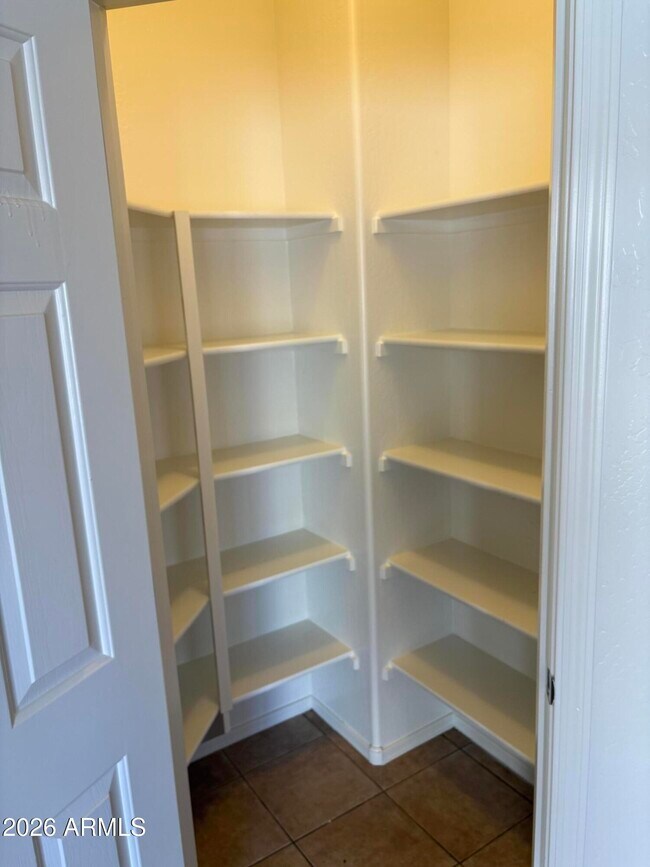 Foto del edificio - 5186 W Desert Hills Dr