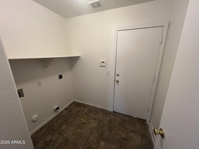 Foto del edificio - 11802 W Cortez St