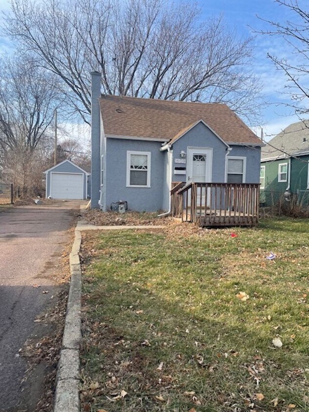 Primary Photo - 1609 N Jessica Ave