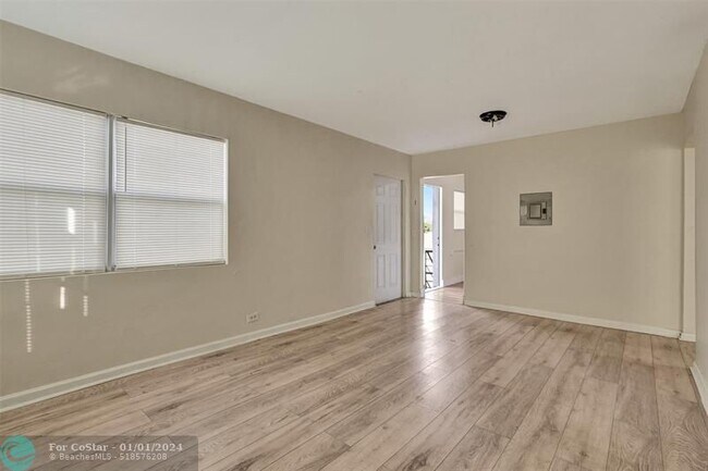 Building Photo - 3736 Avenue S