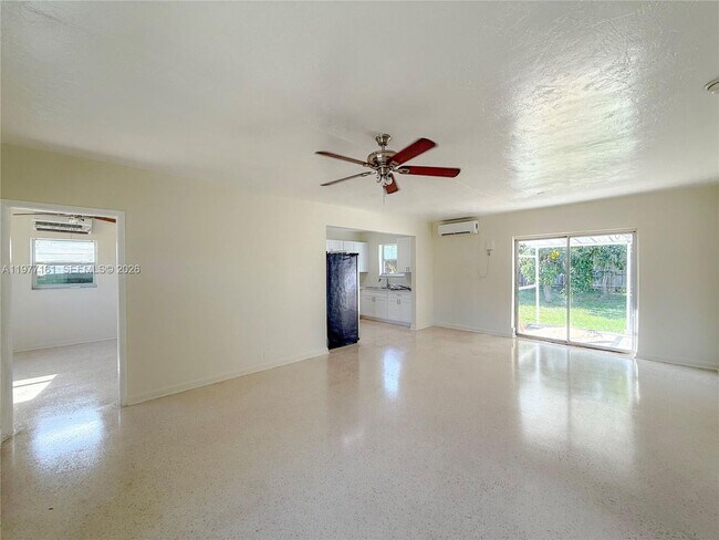 Building Photo - 1141 NE 154th Terrace