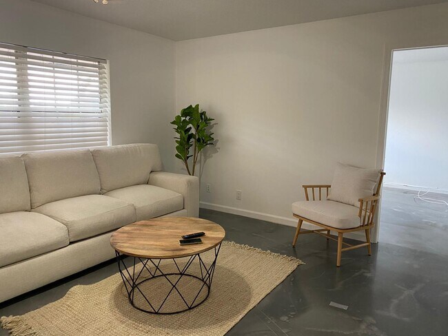 Building Photo - 9596 Richmond Cir