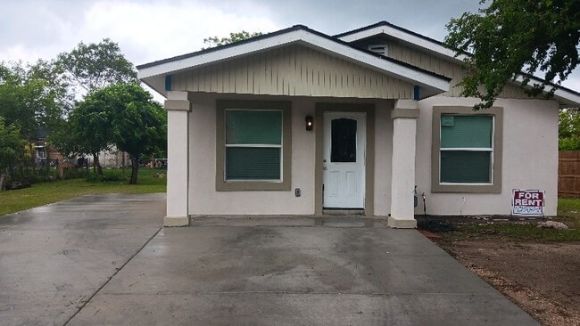 Building Photo - 103 Manzano St