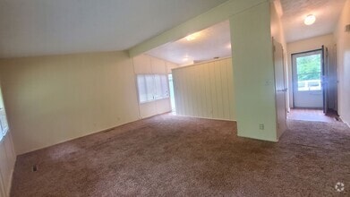 Building Photo - 203 Woods Edge